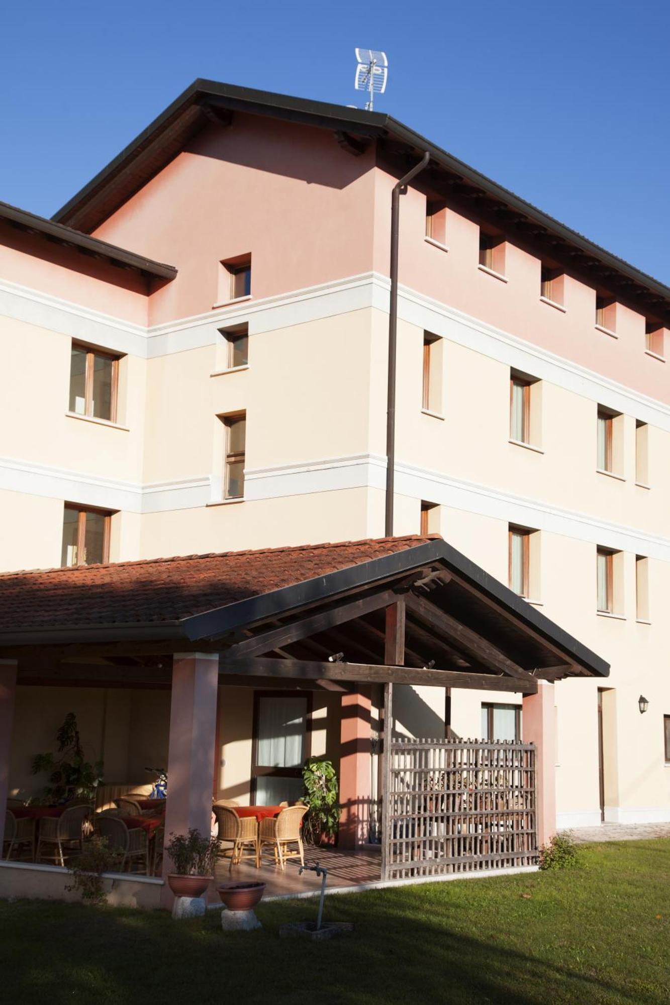 Hotel Naonis Cordenons Dış mekan fotoğraf